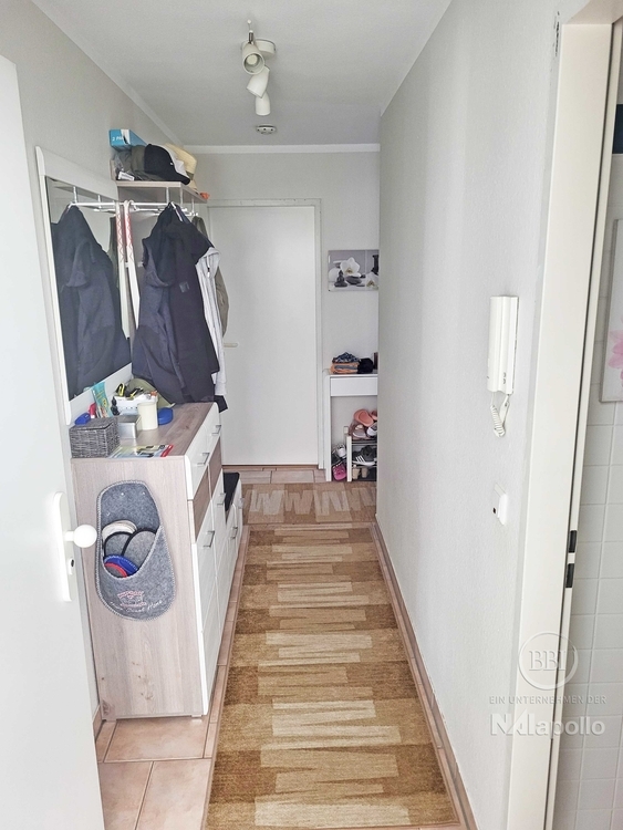 PROVISIONSFREIE DACHGESCHOSSWOHNUNG MIT WEITBLICK UND STELLPLATZ ALS KAPITALANLAGE! 4 zimmer