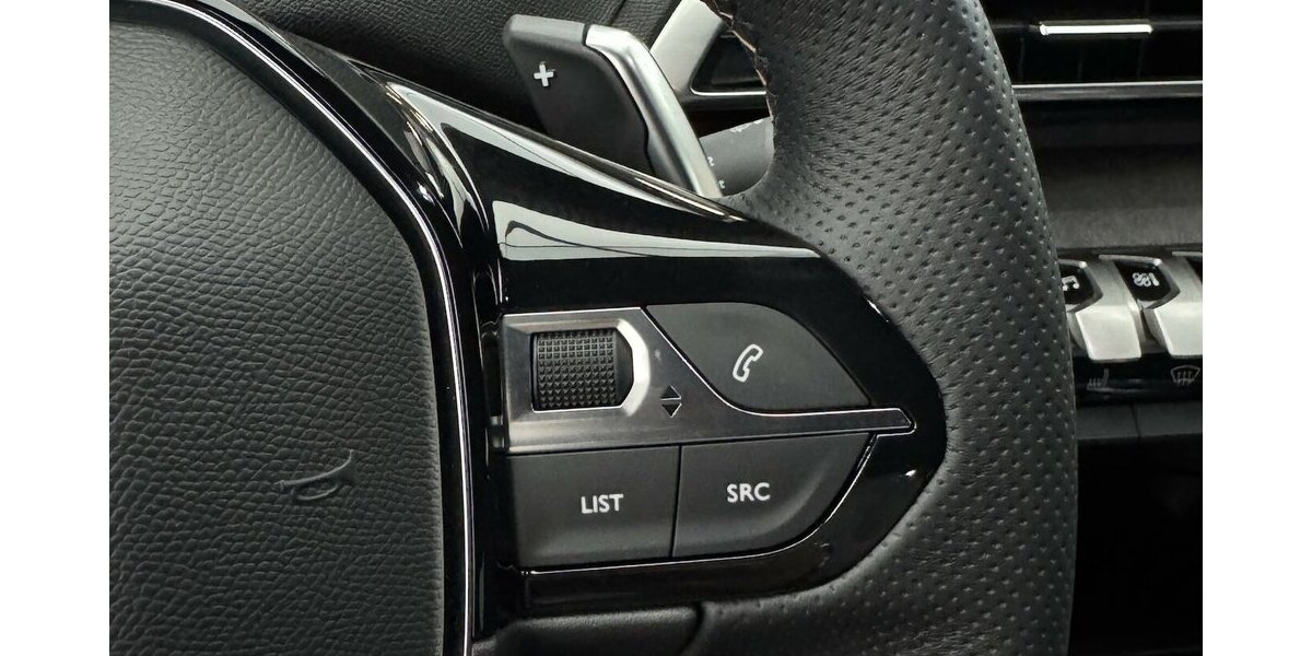 Peugeot 5008 GT Puretech 130 EAT8 1.Hand 7 Sitze 19.369 km 25.420 &euro; Lich 35423