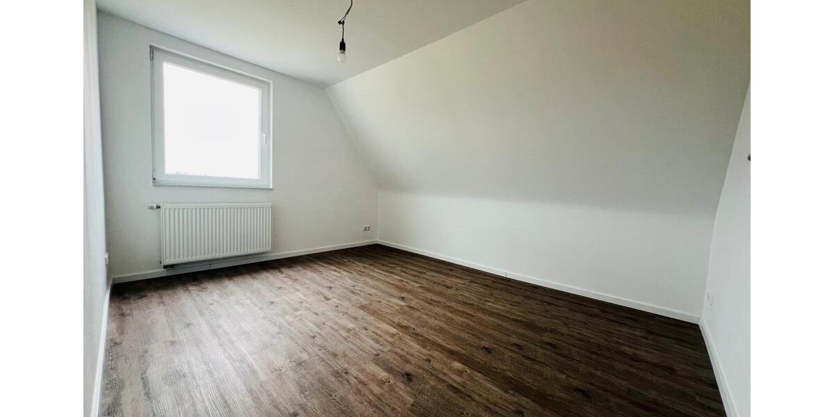 Saniertes Einfamilienhaus mit Garten & Balkon in Felsberg 8 zimmer