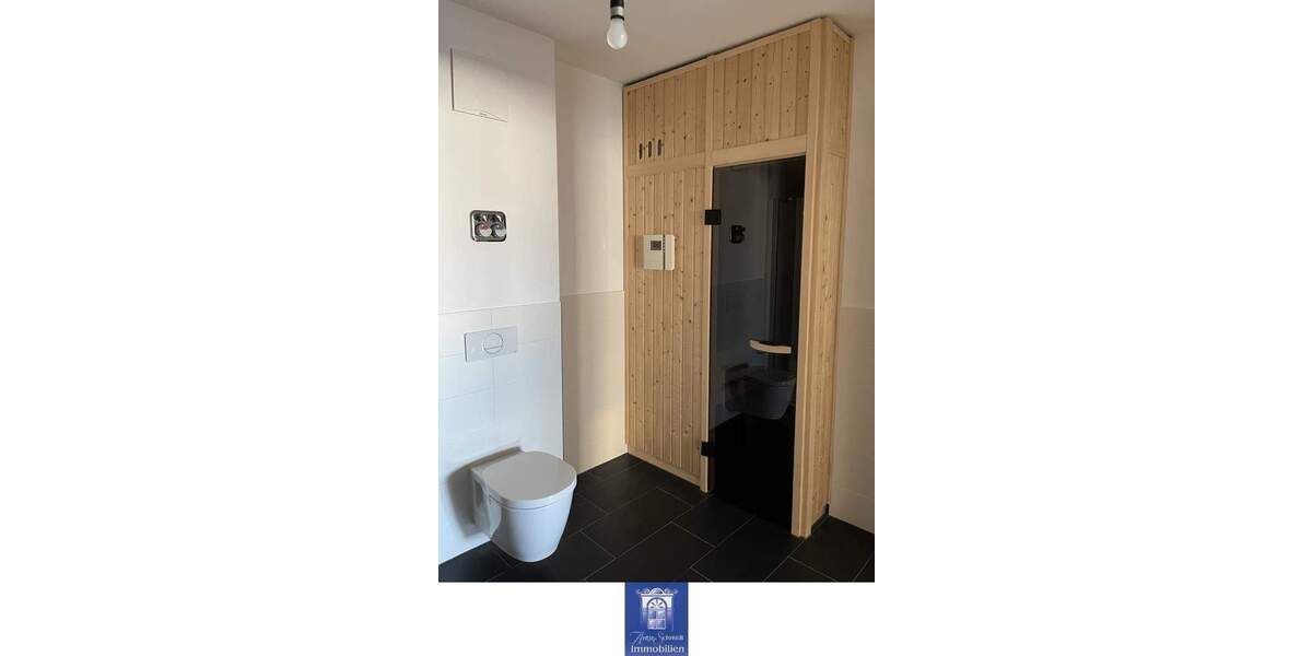 Ihr neuer Lieblingsplatz! Großer Balkon, zwei Bäder, Sauna, EBK, Fußbodenheizung! 4 zimmer