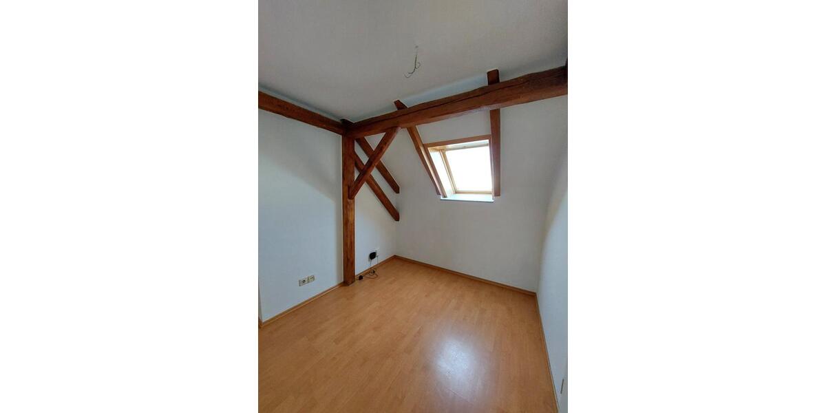 Dachgeschoßwohnung Großröhrsdorf - 3 Zimmer, 66 m&sup2;, 509&euro; | Angebot:25352422