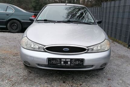 Ford Mondeo 74.000 km 2.450 &euro; friedrichsdorf 61381