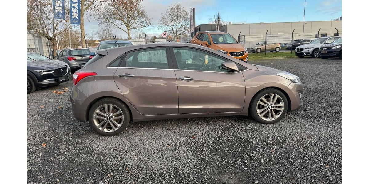 Hyundai i30 111.000 km 9.500 &euro; Lollar 35457