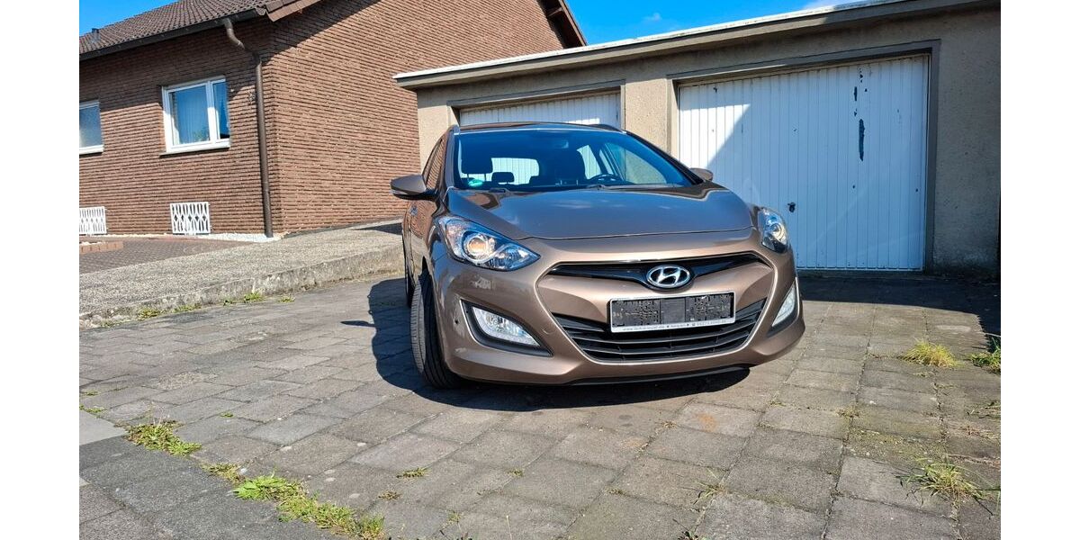 Hyundai i30 156.000 km 7.299 &euro; Bergheim 50127