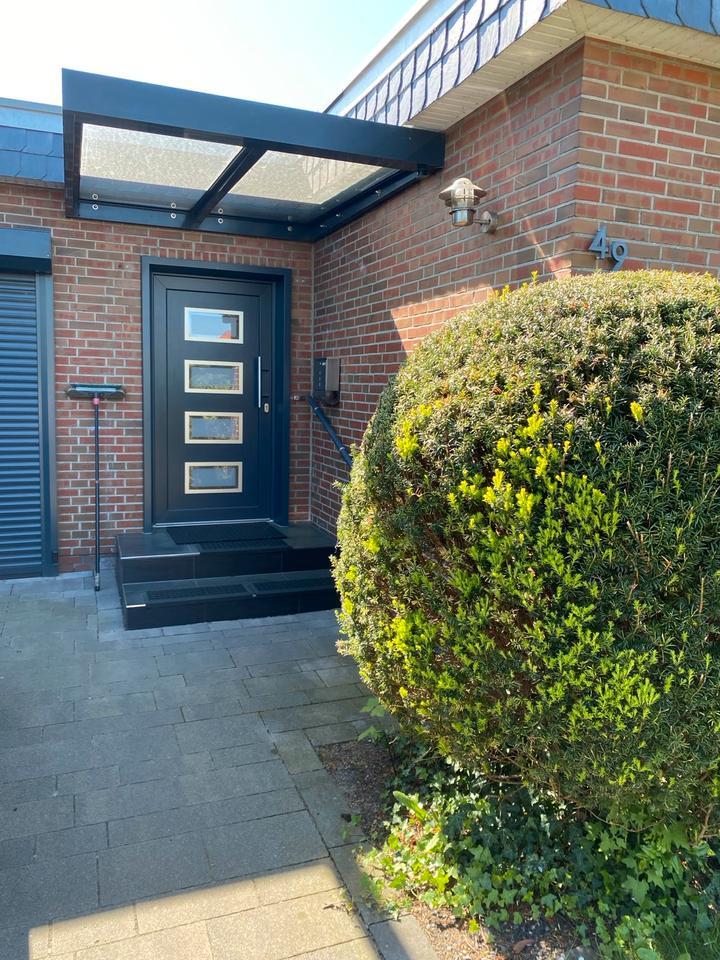 EFH ebenerdig Flachdachbungalow mit schöner Gartenanlage