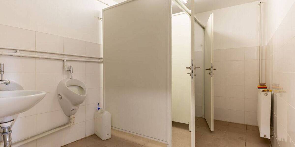 Gewerbehalle mit Büro-Wohngebäude in Dortmund-Marten zimmer