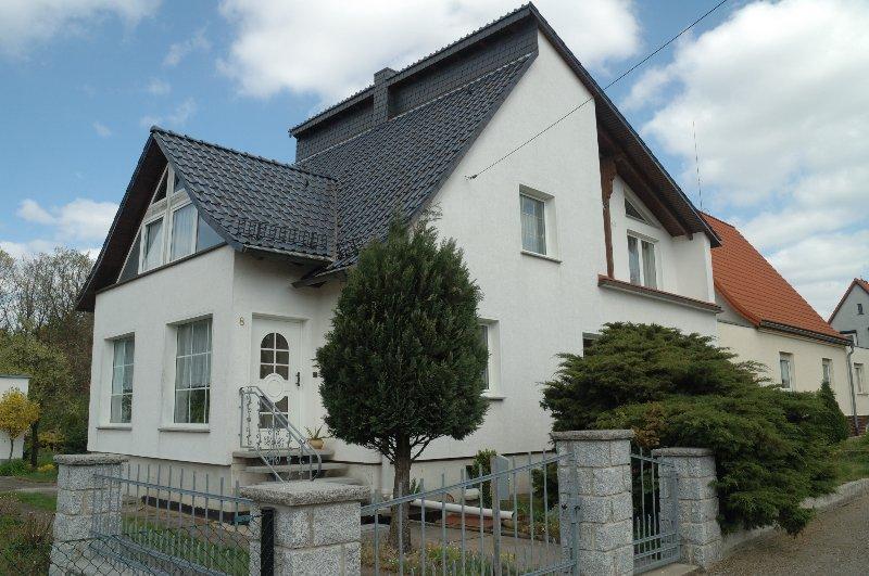 Einfamilienhaus Lauta - 8 Zimmer, 192 m&sup2;, 395.000&euro; | Angebot:25414335
