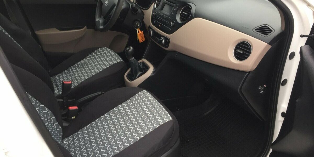 Hyundai i10 Klima,8 Fach Bereift ! 120.000 km 4.950 &euro; Himmelkron 95502