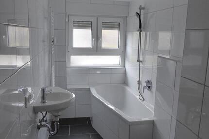 Helle 4 Zimmer Küche Bad Dachgeschosswohnung über 2 Etagen 4 zimmer