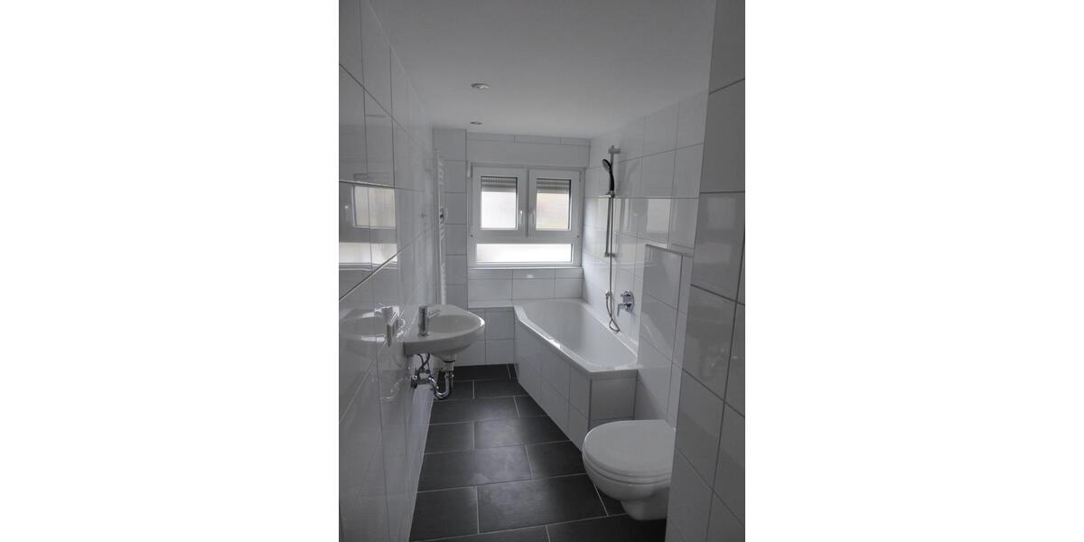 Helle 4 Zimmer Küche Bad Dachgeschosswohnung über 2 Etagen 4 zimmer