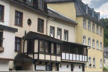 Haus Neuerburg - 9 Zimmer, 160 m&sup2;, 79.900&euro; | Angebot:25606546