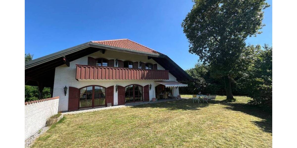 Großzügiges Einfamilienhaus mit Einliegerwohnung auf weitläufigem Grundstück inkl. Wald in Mainburg 1 zimmer