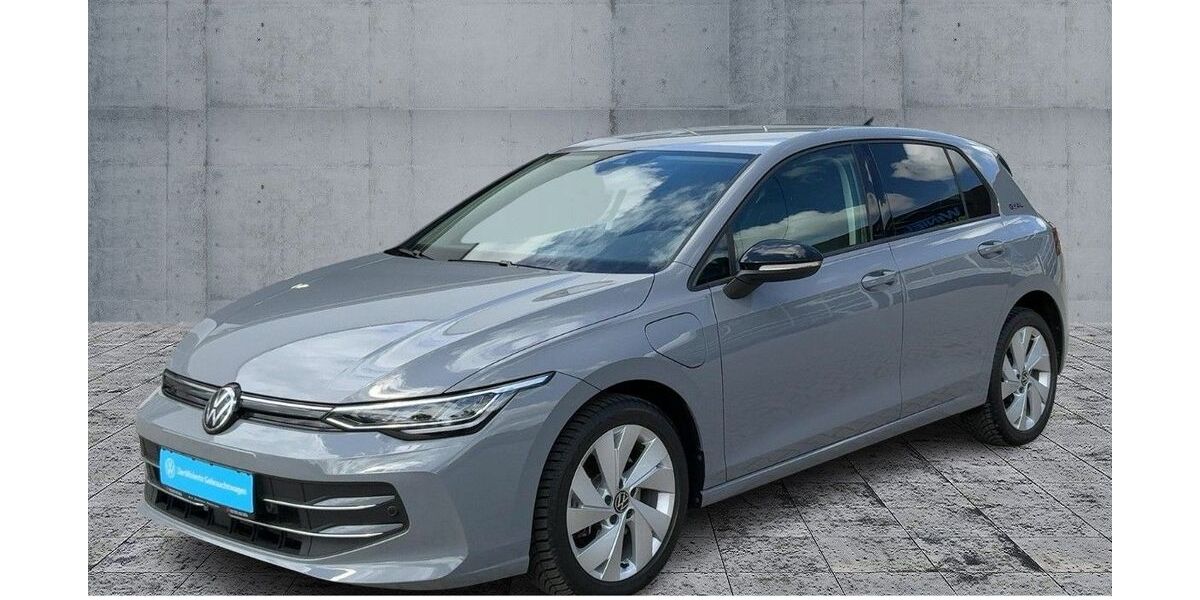 VW Golf 9.394 km 30.630 &euro; Bamberg 96052