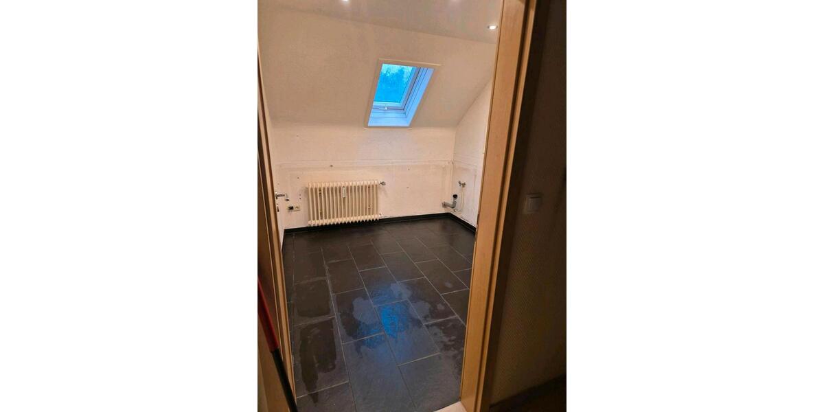 Dachgeschoßwohnung Neuenburg am Rhein - 5 Zimmer, 134 m&sup2;, 340.000&euro; | Angebot:26803415