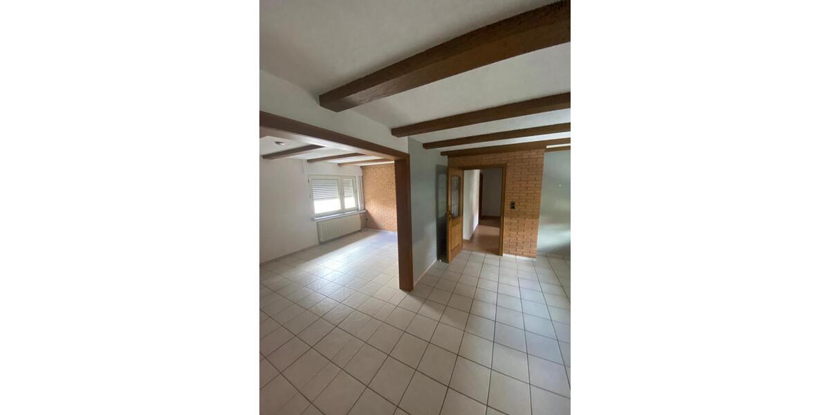 Einfamilienhaus Ense - 8 Zimmer, 208 m&sup2;, 285.000&euro; | Angebot:26578916