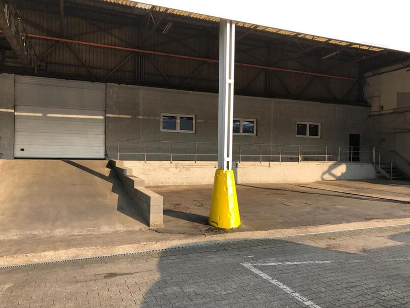 Gewerbehalle mit überdachtem Vorplatz - Stolberg Atsch