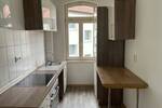 Gemütliche 3 Zimmer-Wohnung in einem äußerst gepflegten Haus im 3. OG, Tageslichtbad mit Dusche - EBK kann abgelöst werden - Studenten willkommen