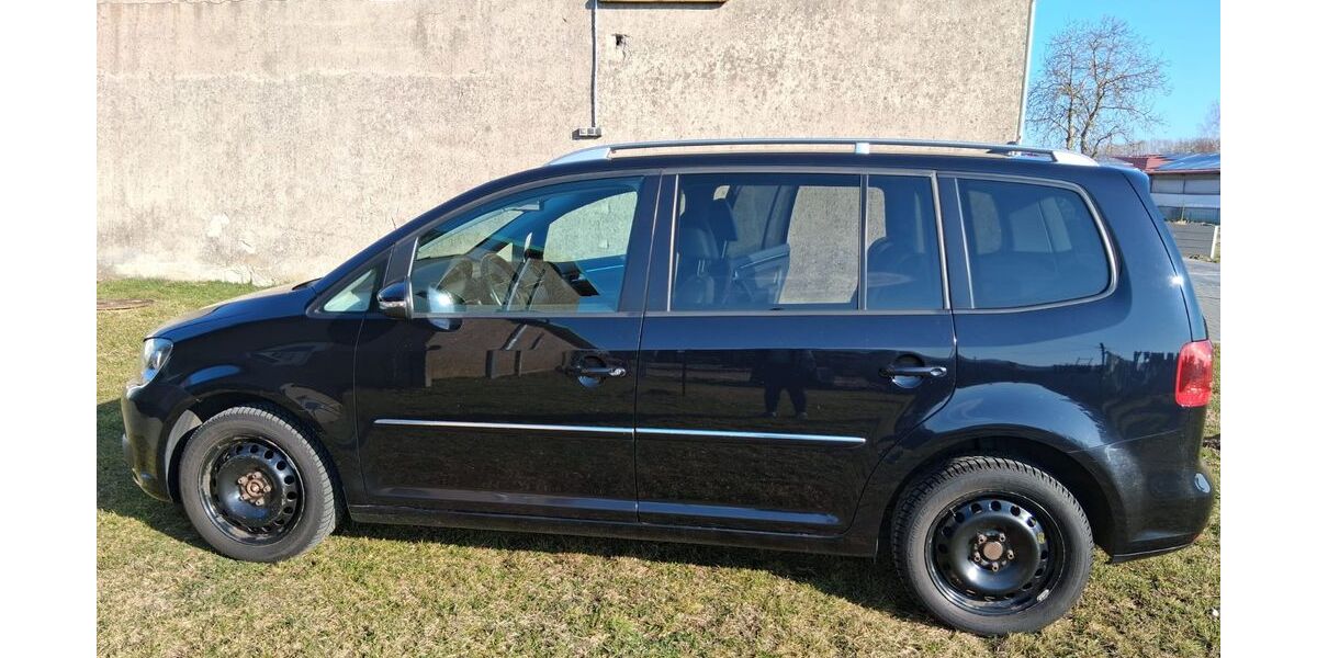 VW Touran 214.130 km 9.000 &euro; Stilow 17509