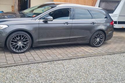 Ford Mondeo 138.000 km 13.000 &euro; Ering 94140