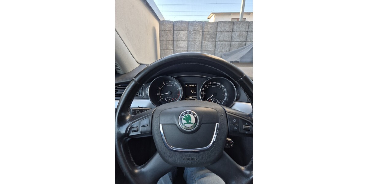 Skoda Superb Kombi 185.800 km 7.300 &euro; Neuwied 56564