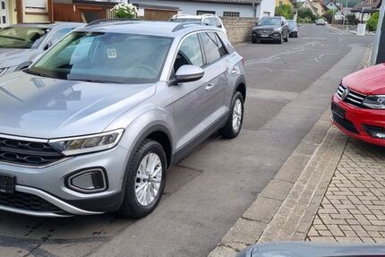 VW T-Roc 90.000 km 19.990 € Stammheim 97509