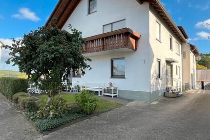 Doppelhaushälfte mit kleinem Garten und Balkon zu vermieten zimmer