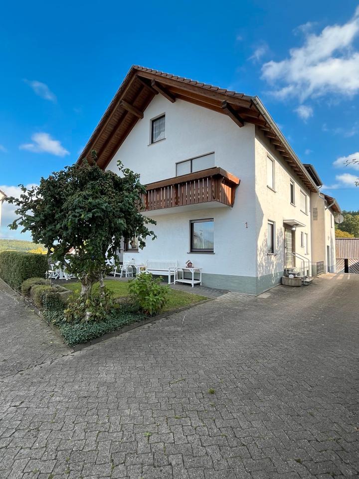 Doppelhaushälfte mit kleinem Garten und Balkon zu vermieten zimmer