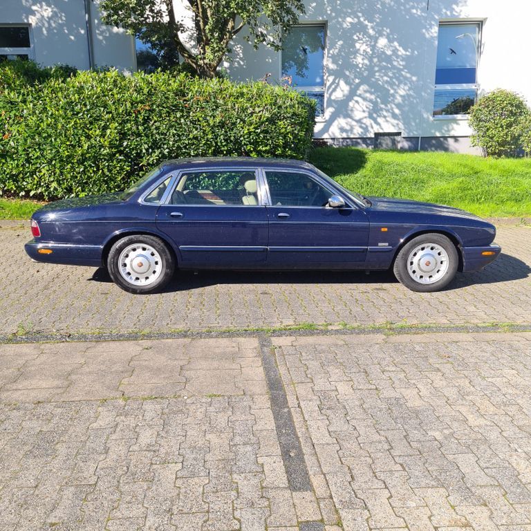 Jaguar Daimler 166.000 km 11.500 € Datteln 45711