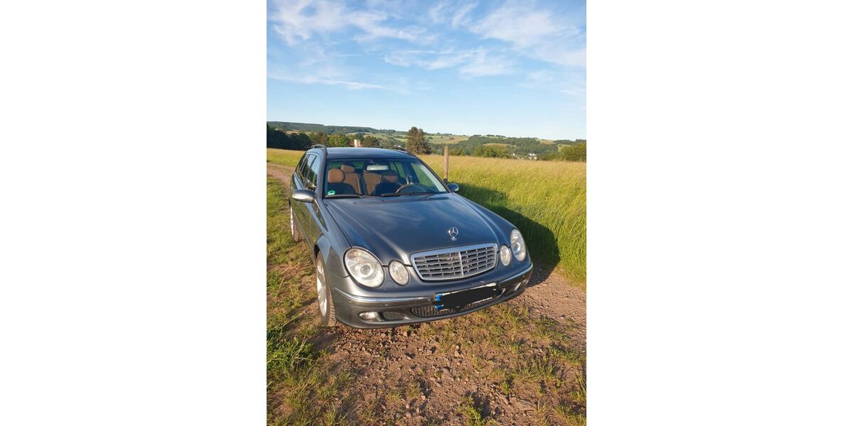 Mercedes-Benz 220 239.252 km 3.499 &euro; Gedern 63688