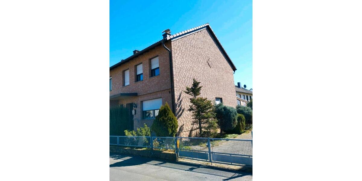 Reihenhaus Bornheim - 5 Zimmer, 100 m&sup2;, 1.550&euro; | Angebot:25333100