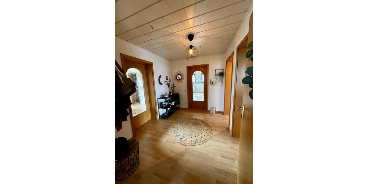Dachgeschoßwohnung Wachtberg - 4 Zimmer, 106 m&sup2;, 990&euro; | Angebot:26326976