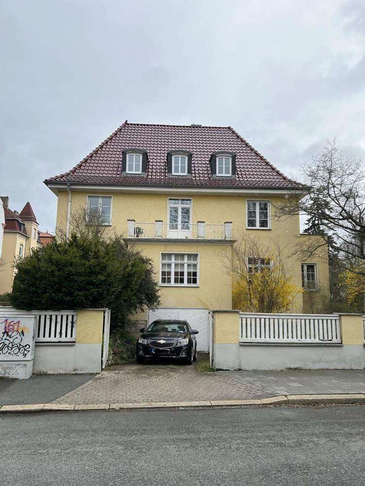 Haus zum Kaufen in Weimar 750.000 € 212 m²