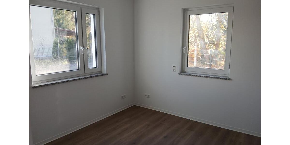 Attraktive 3-Zimmer-Wohnung mit Wintergarten, Terrasse und Garten 3 zimmer