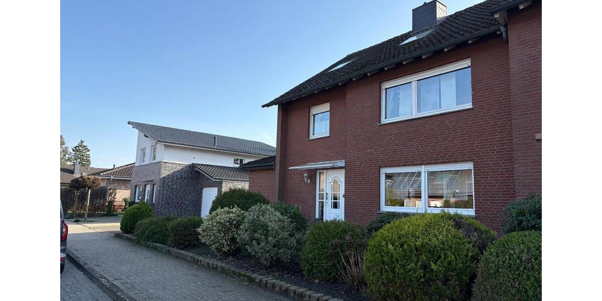 Einfamilienhaus Gronau (Westfahlen) - 6 Zimmer, 140 m&sup2;, 310.000&euro; | Angebot:25395303