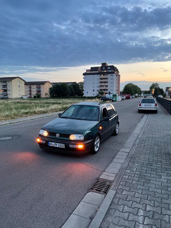 VW Golf 210.000 km 1.750 € Philippsburg 76661