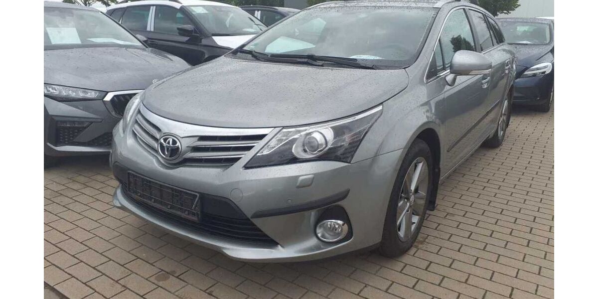 Toyota Avensis 116.000 km 11.990 &euro; Nürnberg 90439