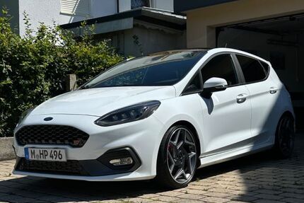 Ford Fiesta 47.500 km 20.600 &euro; München 81245