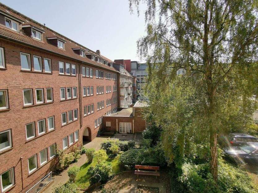 Direkt einziehen!! 2 Zimmer + separate Küche mit Einbauküche + Tageslichtbad mit Wanne 2 zimmer