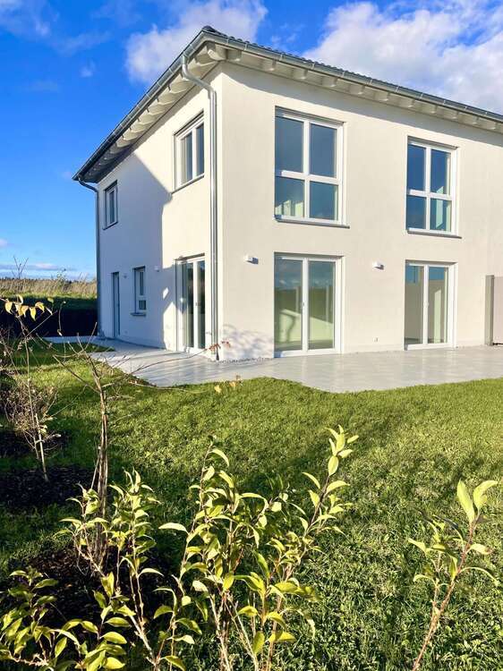 Haus zum Mieten in Welden 1.990 € 141.61 m² 5 zimmer