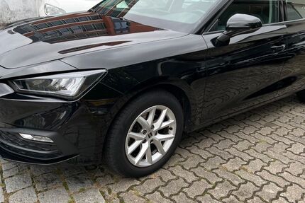Seat Leon 91.267 km 13.950 &euro; Hamburg 22767