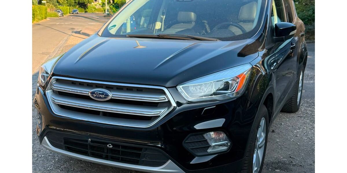 Ford Kuga 64.000 km 15.350 &euro; Krefeld 47802