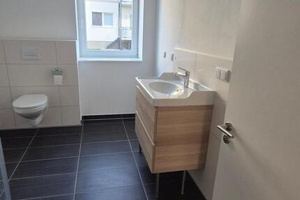 Barrierefrei+Neu+Saniert+ 4-Zi+ Garten 4 zimmer