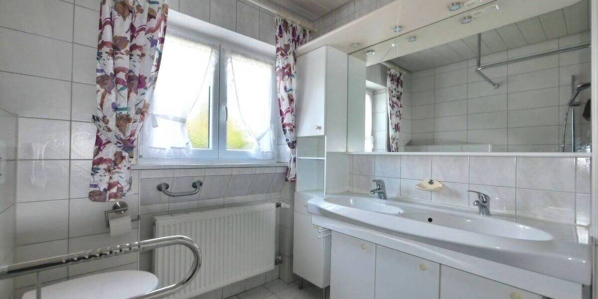 Einfamilienhaus Mengen - 6 Zimmer, 153 m&sup2;, 390.000&euro; | Angebot:26393047