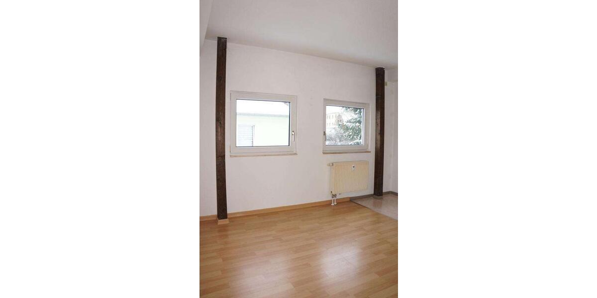 Dachgeschoßwohnung Zwickau - 1 Zimmer, 38 m&sup2;, 240&euro; | Angebot:25977801