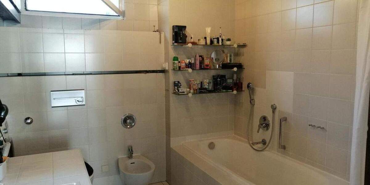 Wunderschön und einmalig: Historisches Wohn- und Geschäftshaus in der Öhringer Innenstadt 1 zimmer