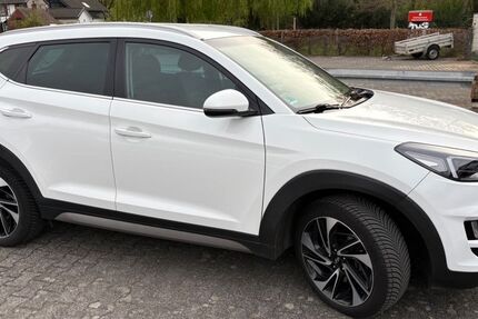 Hyundai TUCSON 94.000 km 17.400 &euro; Korschenbroich 41352