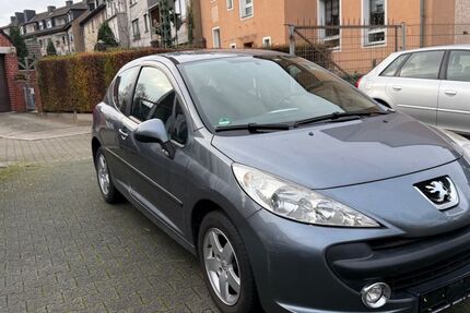 Peugeot 207 102.400 km 2.999 € Oberhausen 46117