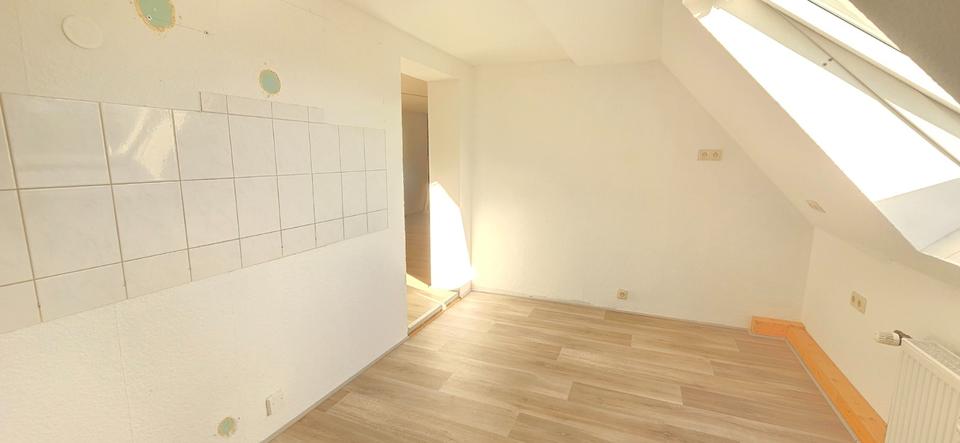 helle 3 Raumwohnung 74 qm² reine Nutzfläche, Stellplatz Nebengela zimmer