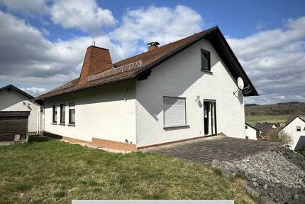 Großzügiges Einfamilienhaus mit Einliegerwohnung - perfekt für Familie oder Wohnen & Arbeiten 7 zimmer