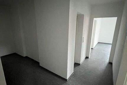 Helle 4-Zimmer Wohnung mit Balkon zu vermieten 4 zimmer